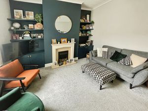 Lounge- click for photo gallery